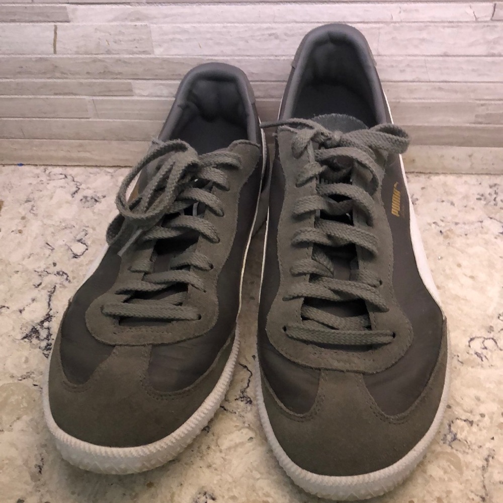 Men’s Puma Tennis Shoes - Like New / scotch guarded